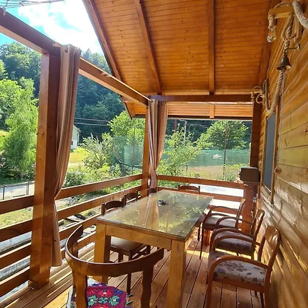 Planinska Koliba 3 Hébergement de vacances Sipovo