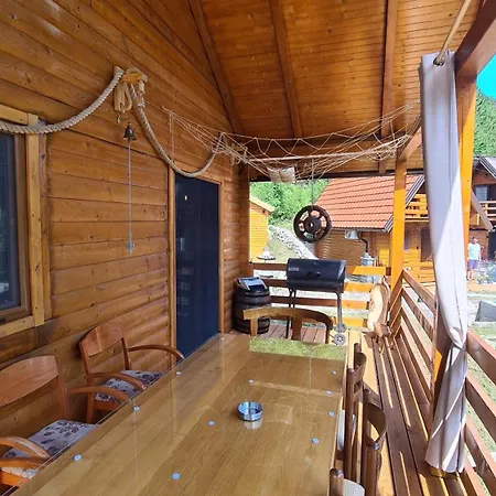 Planinske Kolibe 3 * Sipovo